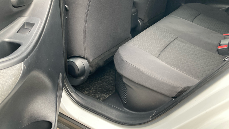 Toyota Yaris Cross 1.5 Hybrid Design 5dr CVT Hybrid Estate